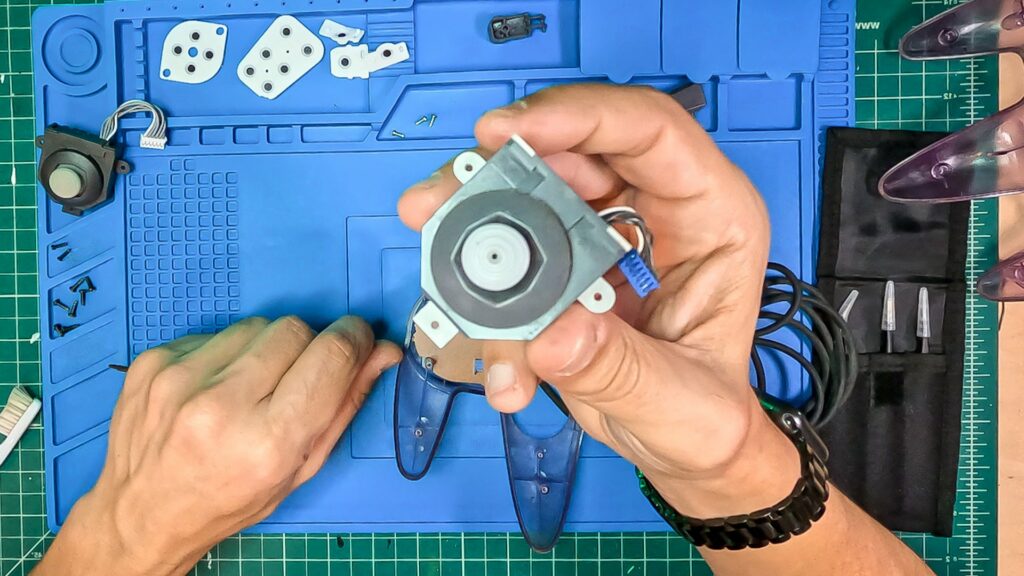 Fixing an Old N64 Controller Thumbstick Is Easier Than You Think | This Old Tech